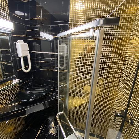 Hotel Pejton Pristina Esterno foto