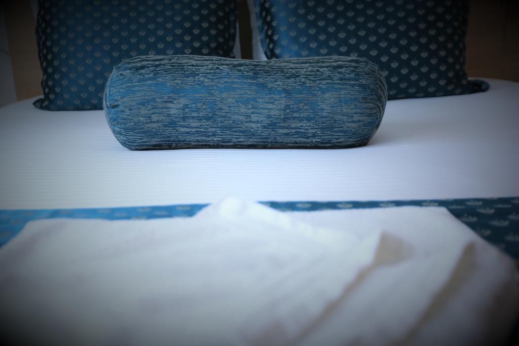 Hotel Pejton Pristina Esterno foto