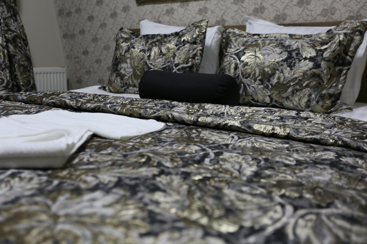 Hotel Pejton Pristina Esterno foto